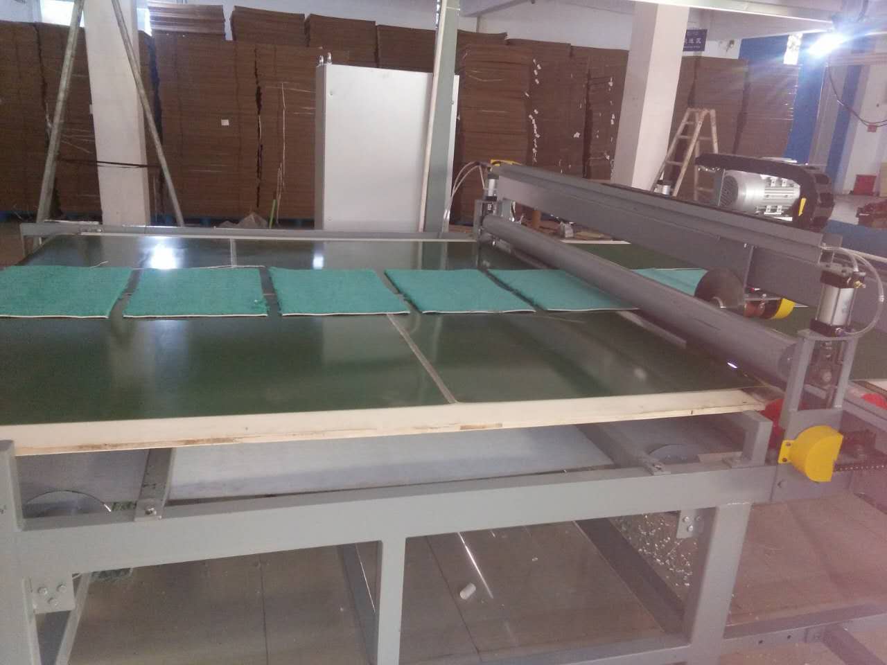 Automaic width cutting